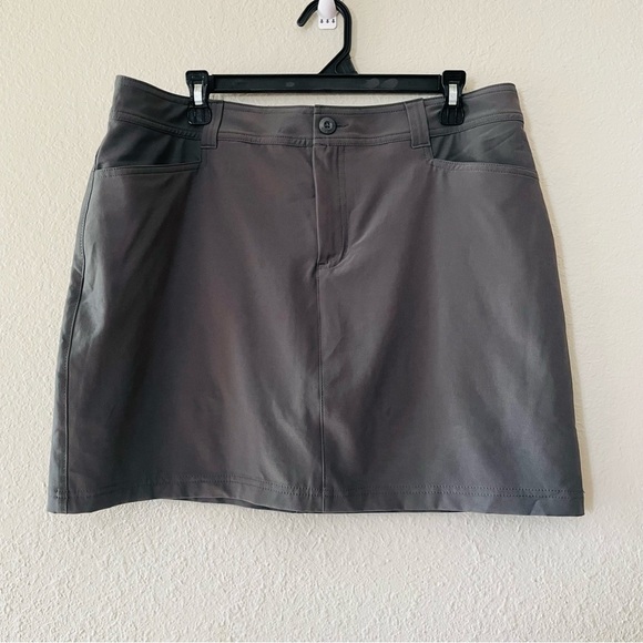 Eddie Bauer woman’s Gray utility Skirt size 12 large 
Short lined sporty summer - Picture 1 of 10